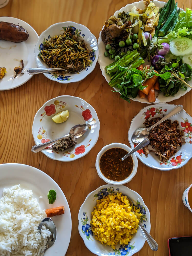 traditional-myanmar-meal