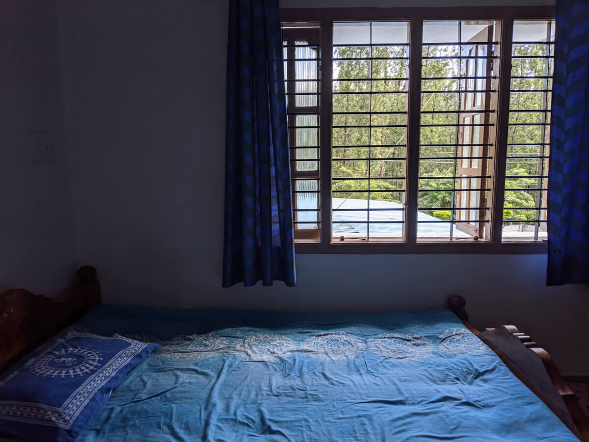 bedroom-in-bluebell-homestay-chikmagalur-copy.jpg