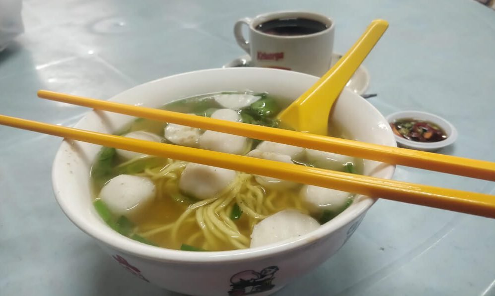 fishball-soup-with-tea-in-Sandakan.jpg