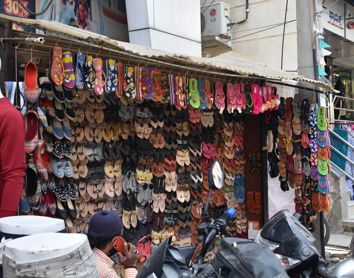 photos-of-bangalore-city-chappal-shops.jpg