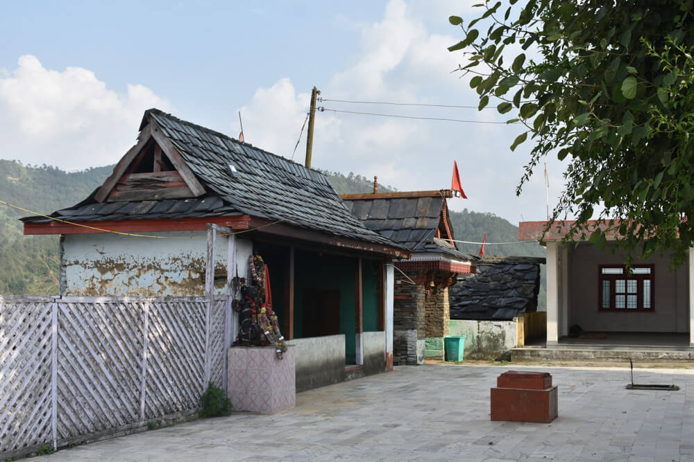 inside mahamaya temple pangna karsog mandi himachal