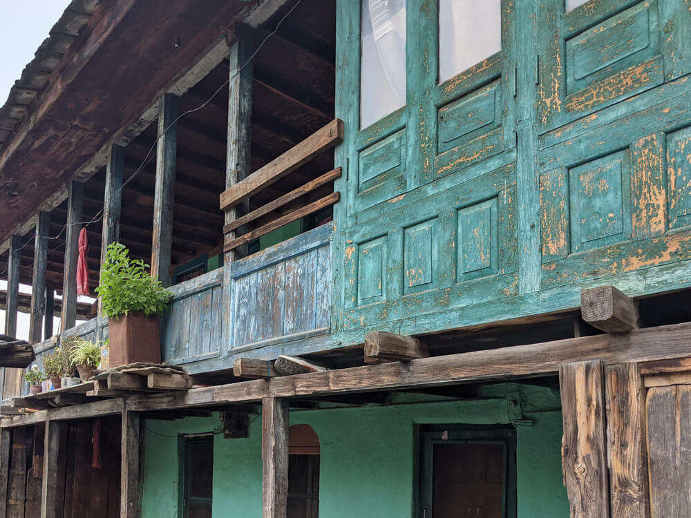 old style houses in pangna himachal