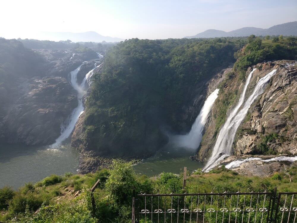 hogenakkal-falls-between-tamil-nadu-and-karnataka.jpeg