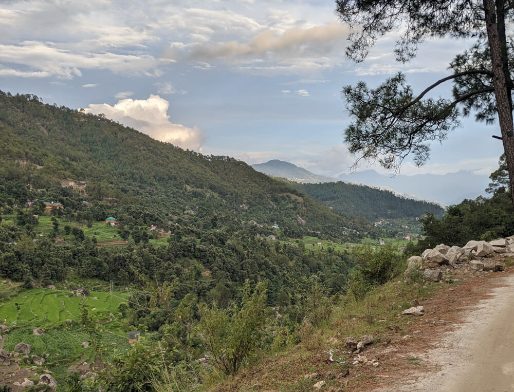 the road from dharwad village towards sanarli