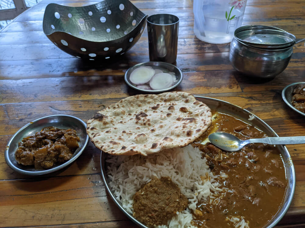 eating the popular rajma chawal roti kaddu at thakur dhaba near chindi and nalagali mandi