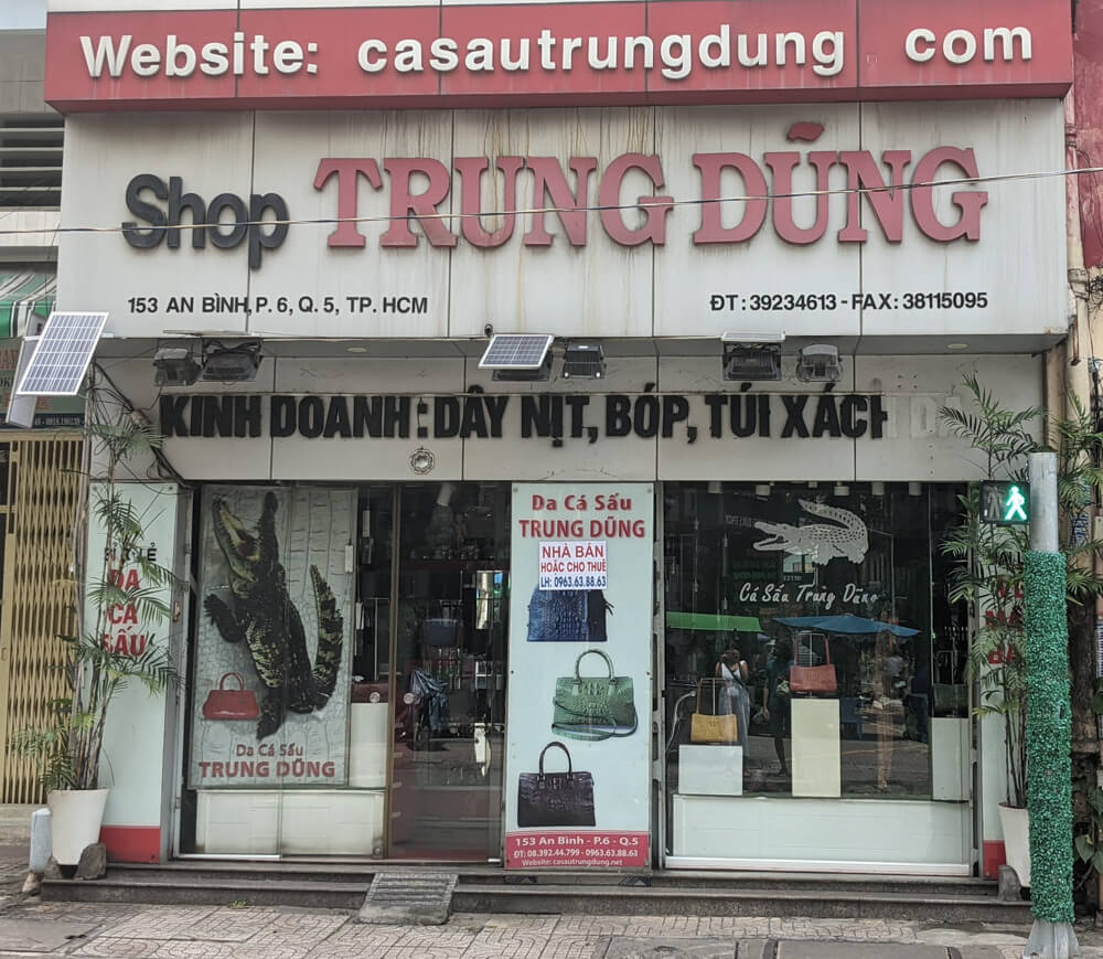 shop selling crocodile skin bags in saigon